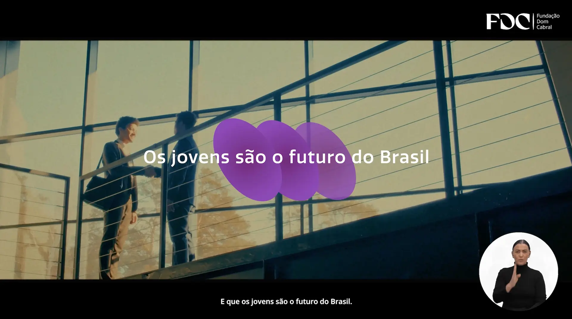 Frame de vídeo institucional para relatório de impacto